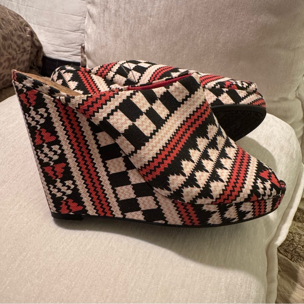 Gianni Bini Red and Black Wedges